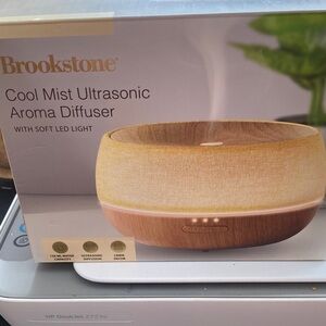 Brookstone Natural Wood and Cream Aroma Diffuser